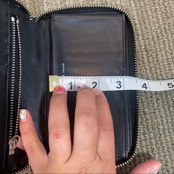 Marc Jacobs Black Small Wristlet With Zippered Coin Area - Picture 8 of 13